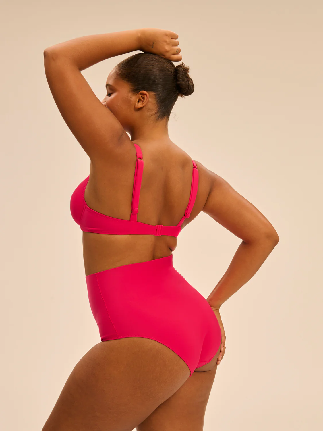 Haut de maillot de bain triangle avec armatures - Lipstick - Image 10