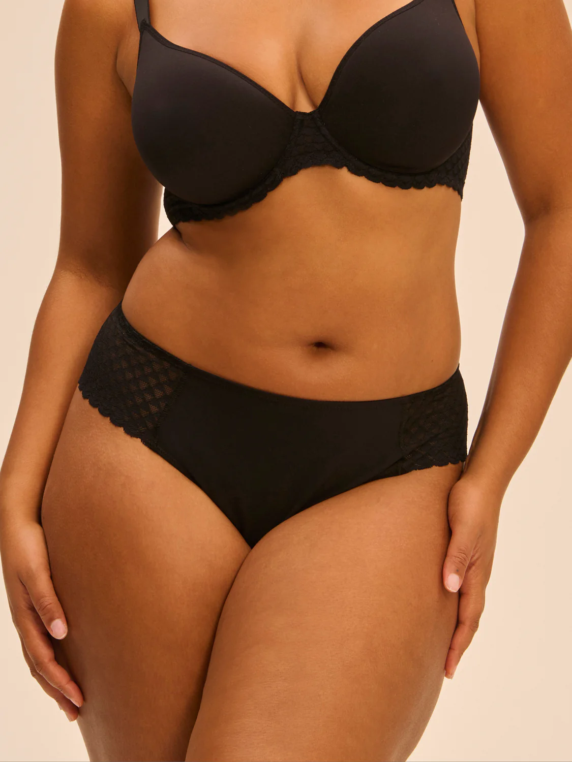 Shorty échancré - Noir - Image 6