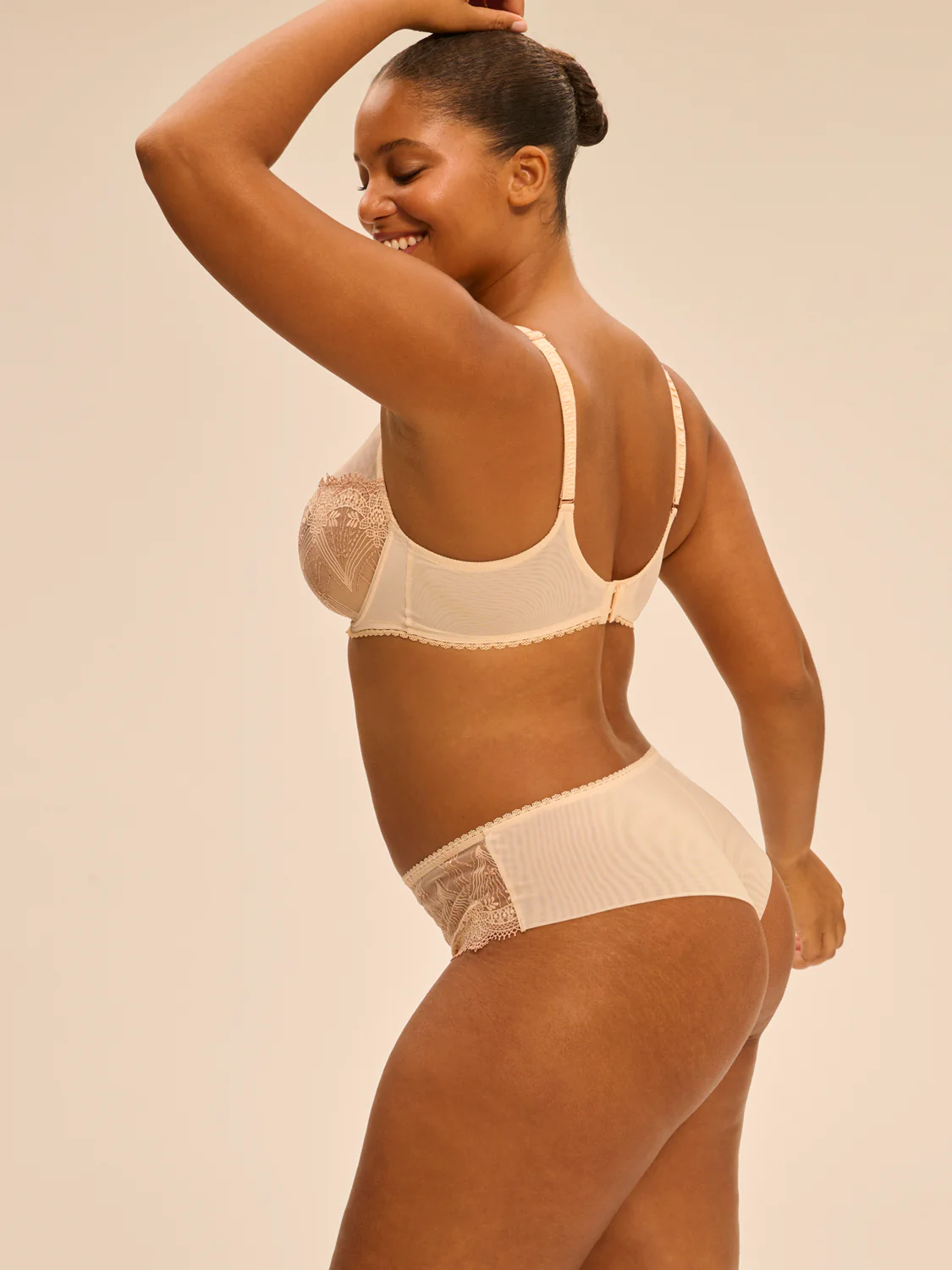 Soutien-gorge avec armature décolleté plongeant - Beige Chic - Image 13