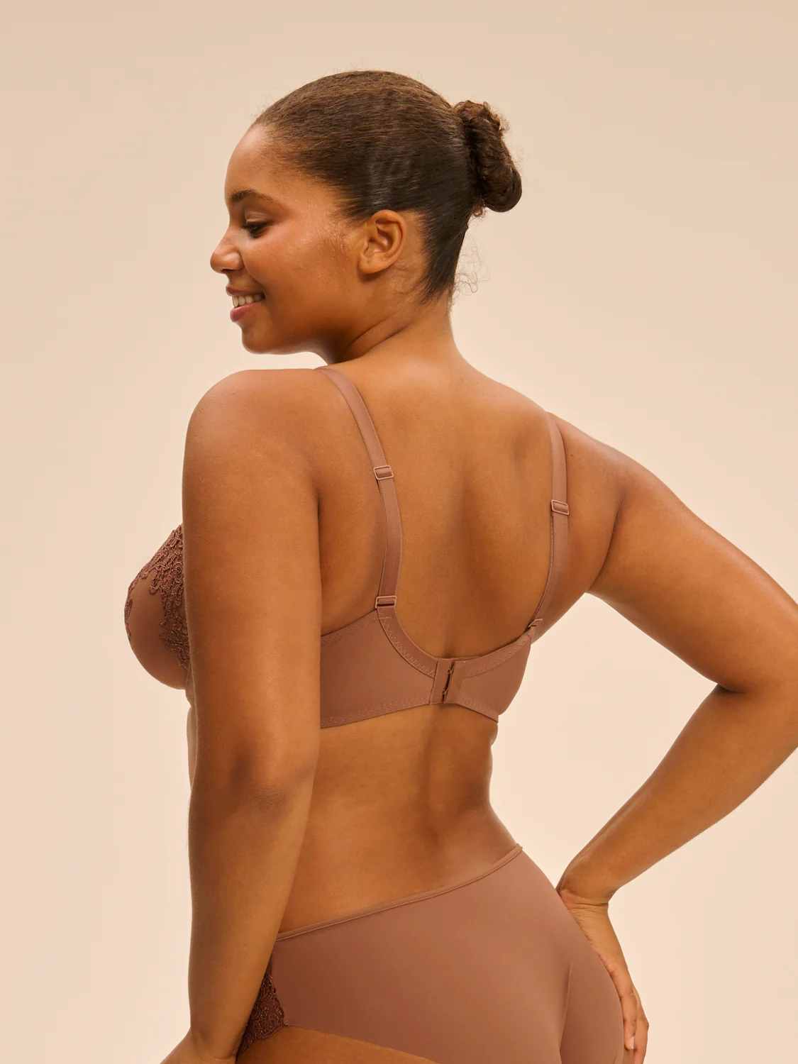 Soutien-gorge avec armature décolleté plongeant - Brun Tender - Image 8