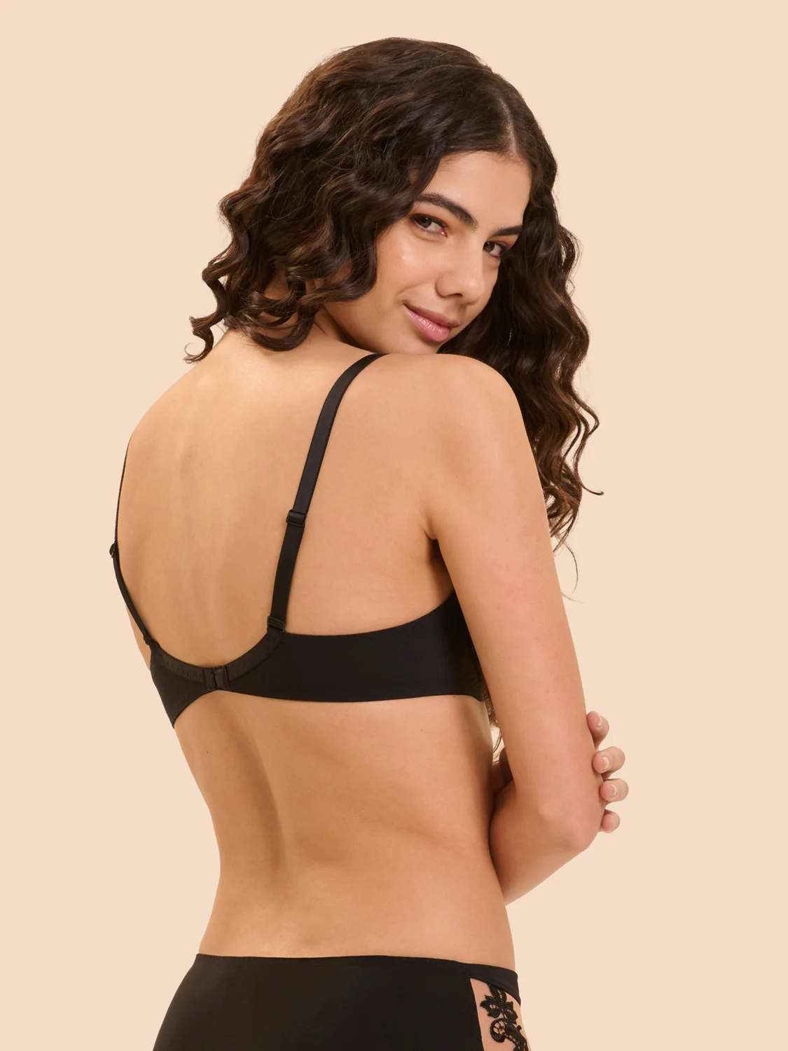 Soutien-gorge avec armature décolleté plongeant - Noir Tatoo - Image 3