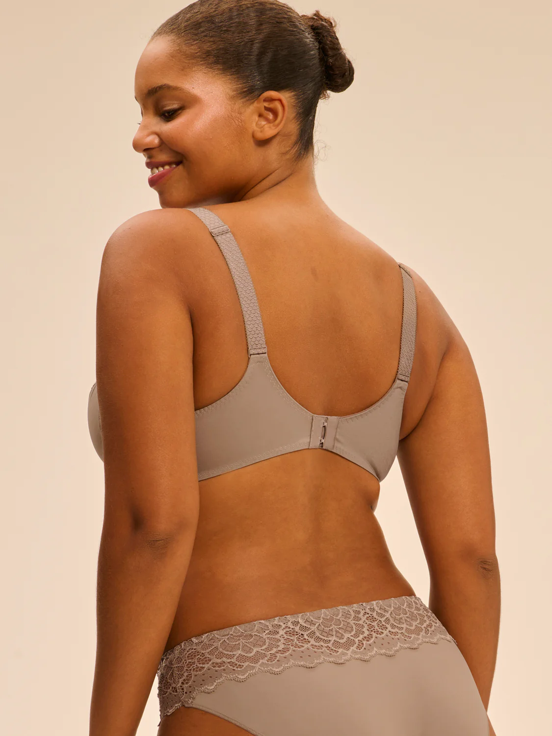 Soutien-gorge avec armature emboitant - Grège - Image 2