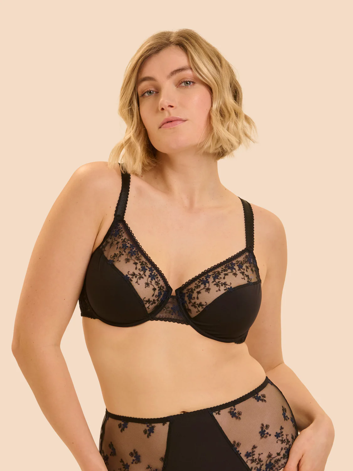 Soutien-gorge avec armatures classique - Noir - Image 6