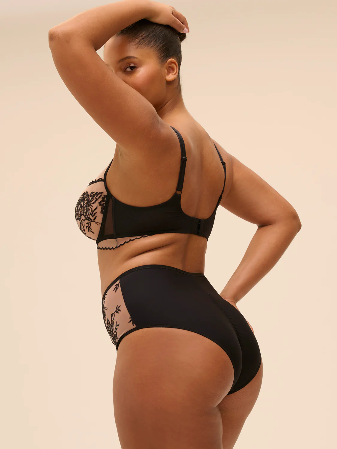 Soutien-gorge avec armatures décolleté plongeant - Light Tatoo - Image 14