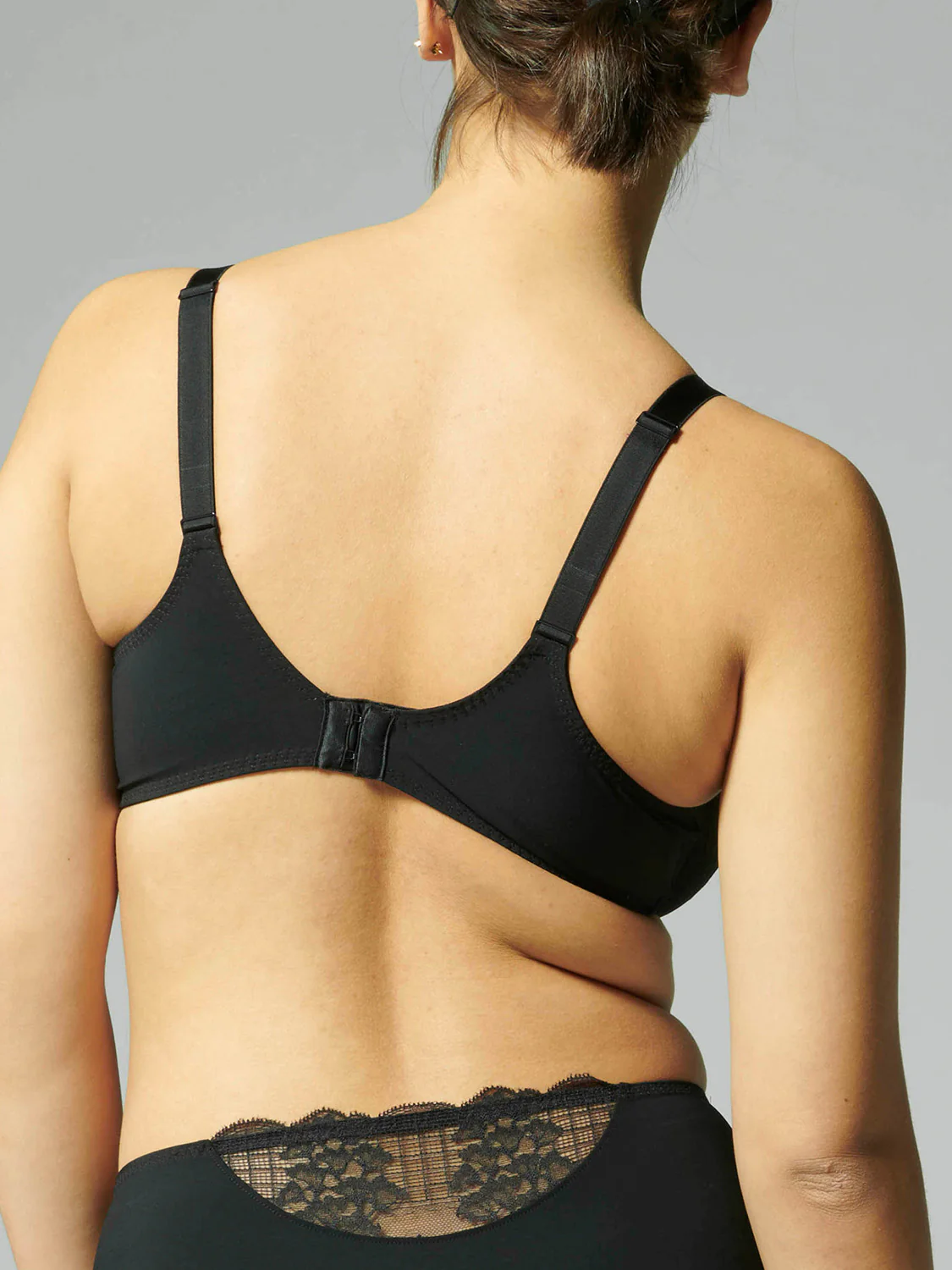Soutien-gorge avec armatures décolleté plongeant - Noir - Image 4