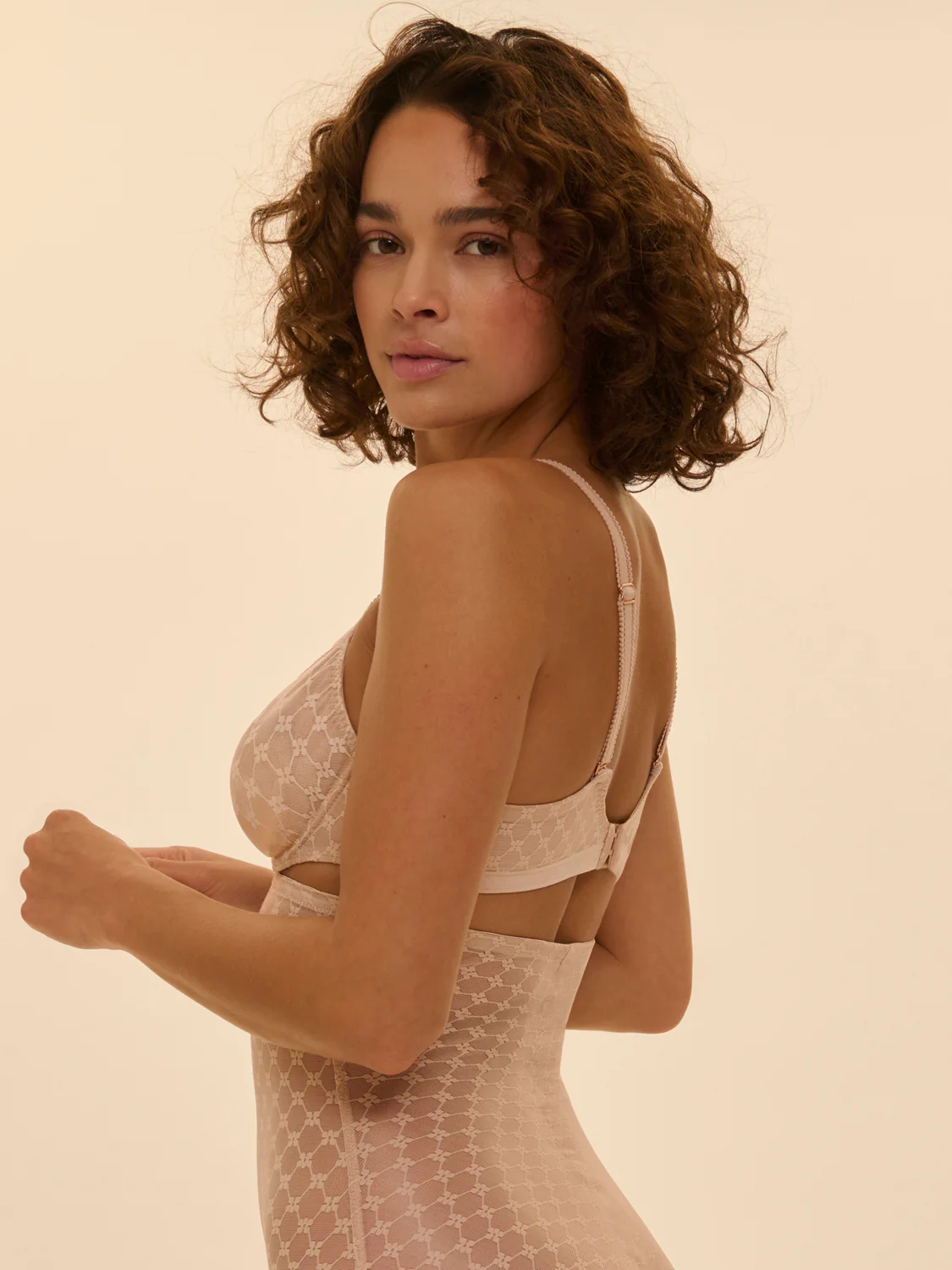 Soutien-gorge avec armatures moulé décolleté plongeant - Peau Rosée - Image 4
