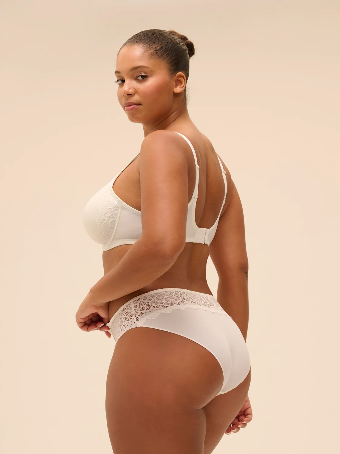 Soutien-gorge avec armatures moulé rigide - Naturel - Image 6