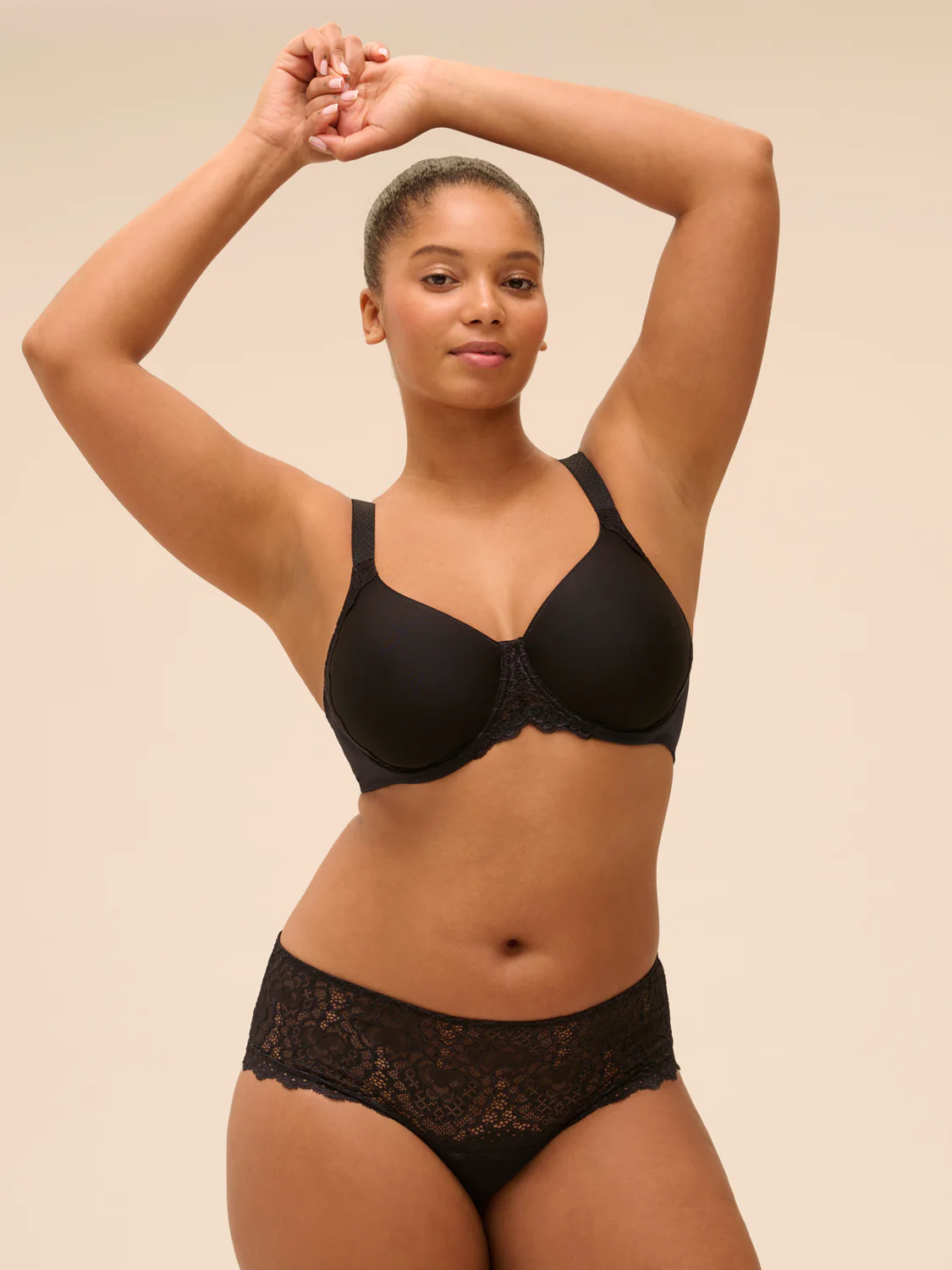 Soutien-gorge avec armatures moulé rigide - Noir - Image 4