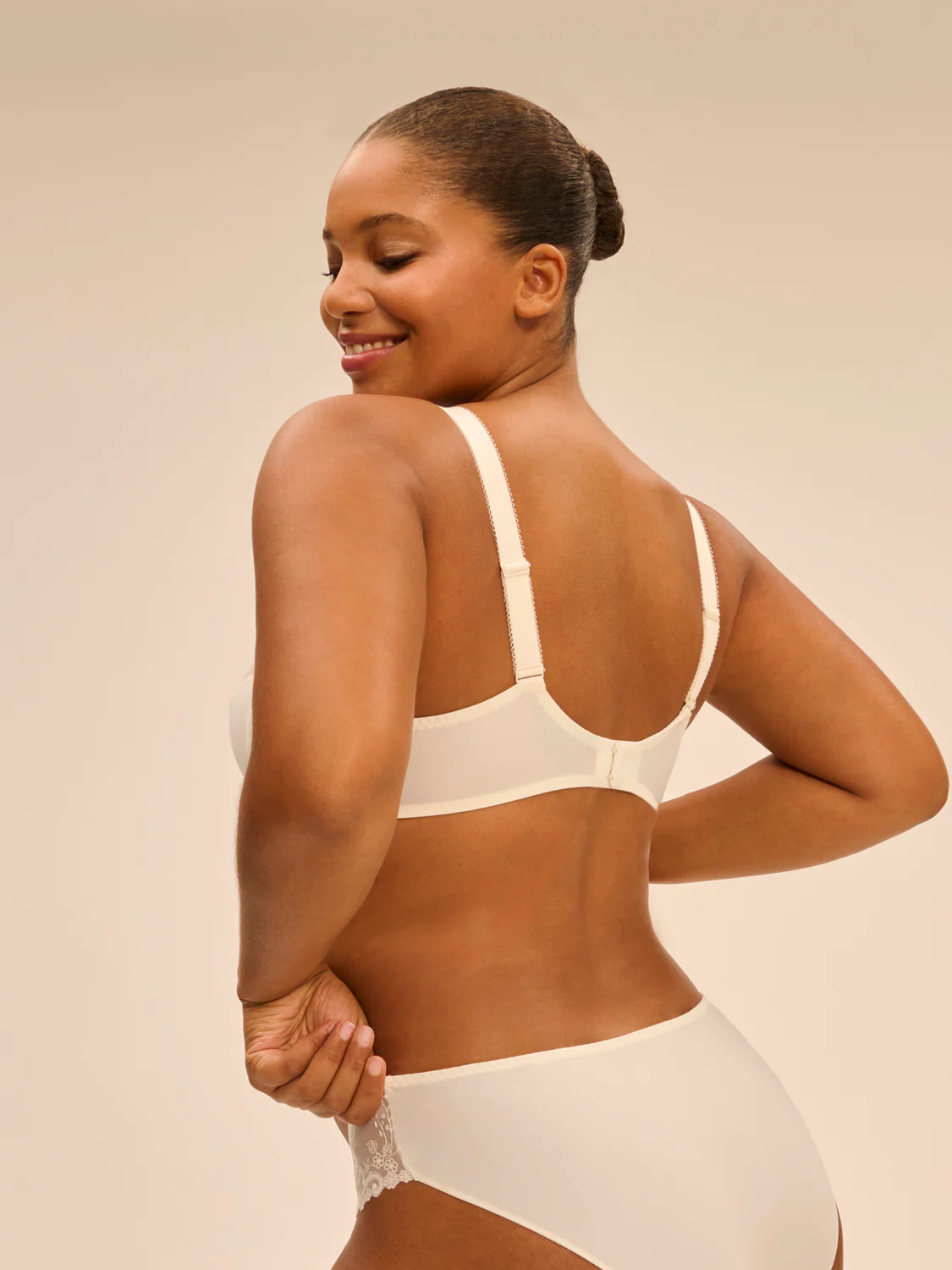 Soutien-gorge emboîtant pour poitrine généreuse - Naturel - Image 2