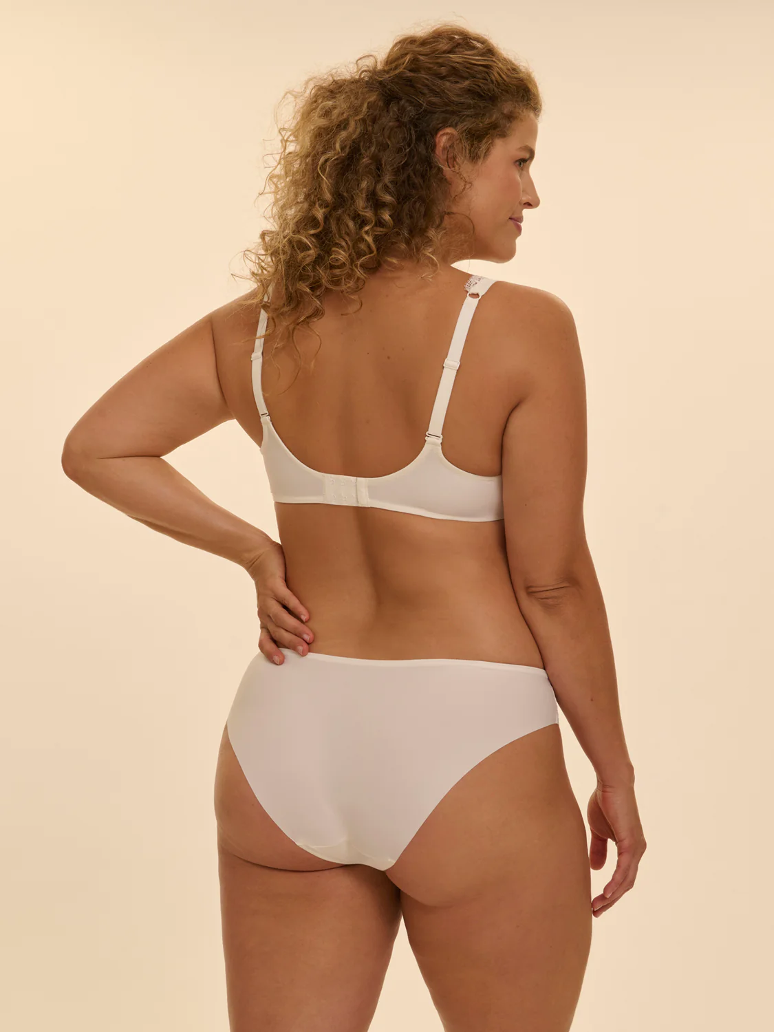 Soutien-gorge emboitant pour poitrine généreuse - Naturel - Image 5