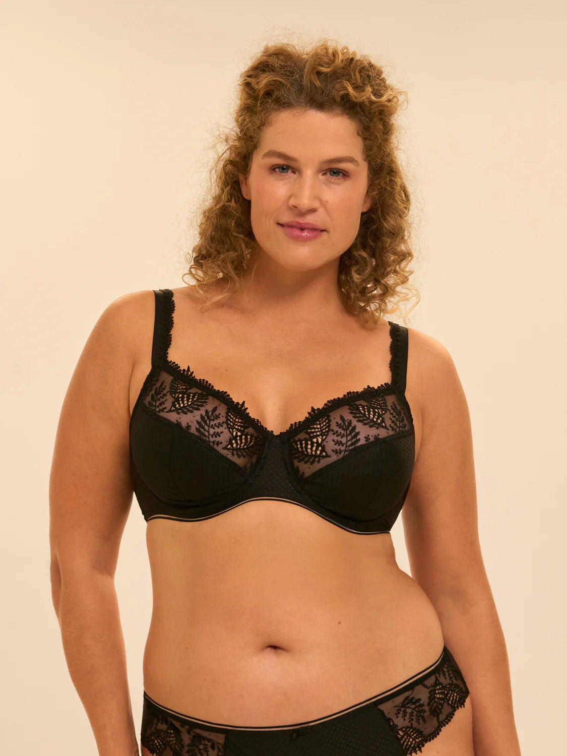 Soutien-gorge emboitant pour poitrine généreuse - Noir