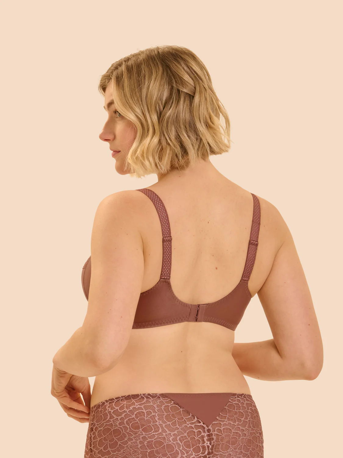Soutien-gorge sans-armatures structuré - Brun coco - Image 2