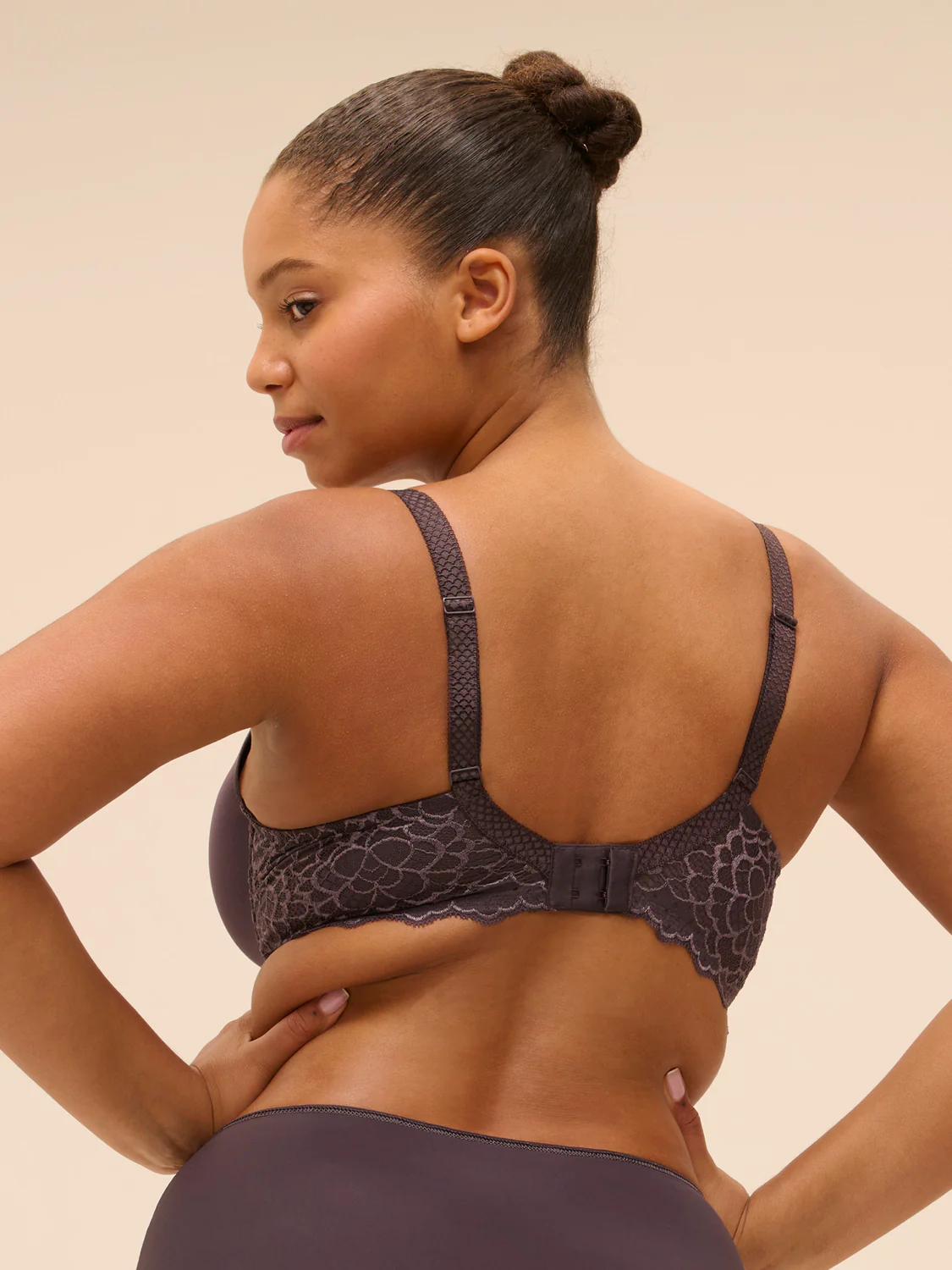 Soutien-gorge spacer décolleté plongeant - Gris Graphite - Image 11