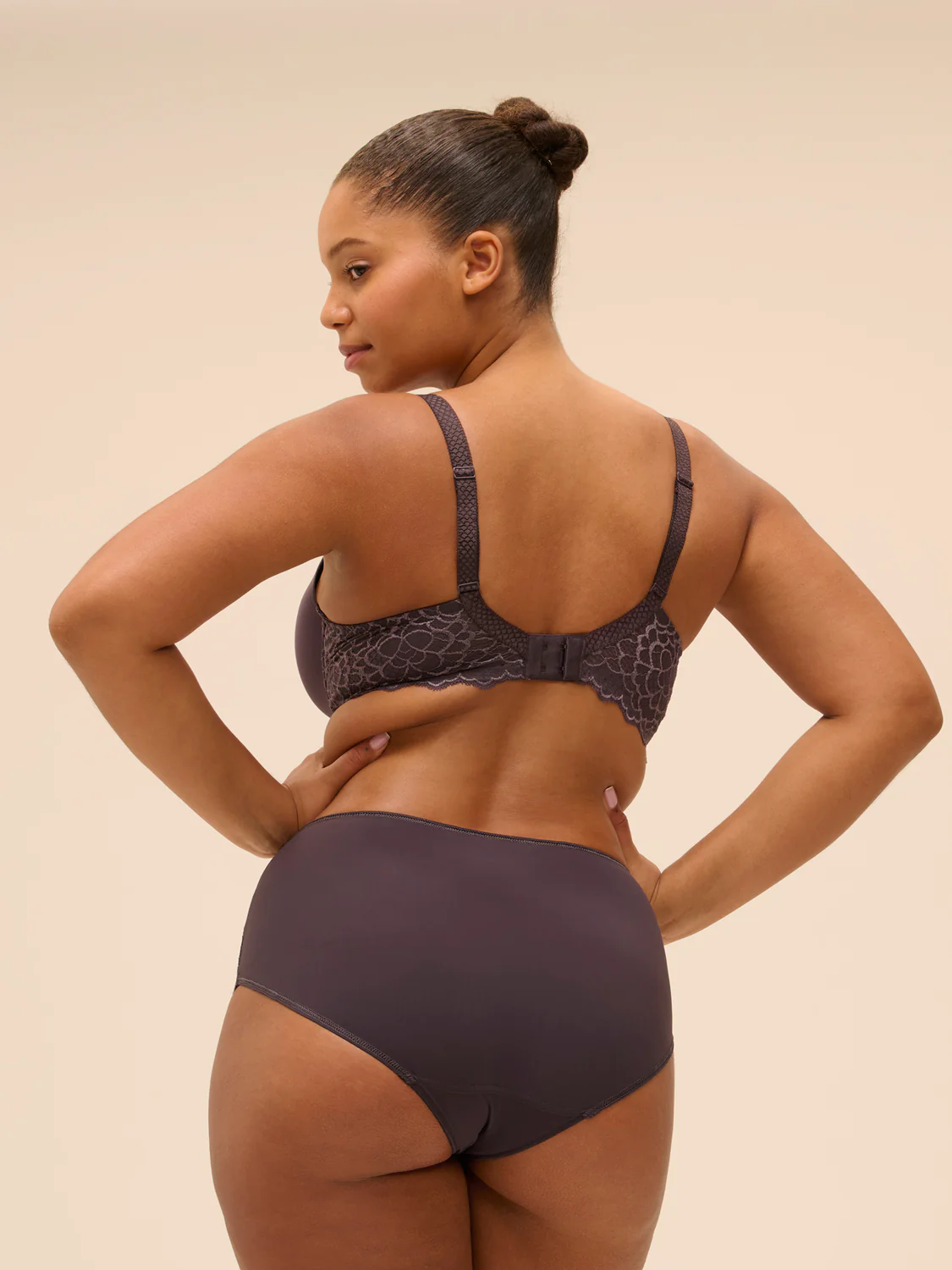 Soutien-gorge spacer décolleté plongeant - Gris Graphite - Image 14