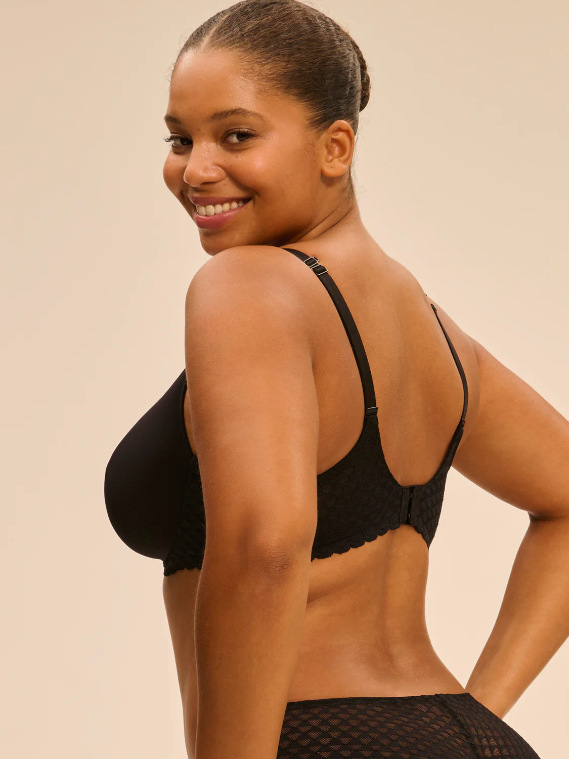 Soutien-gorge spacer décolleté plongeant - Noir - Image 9