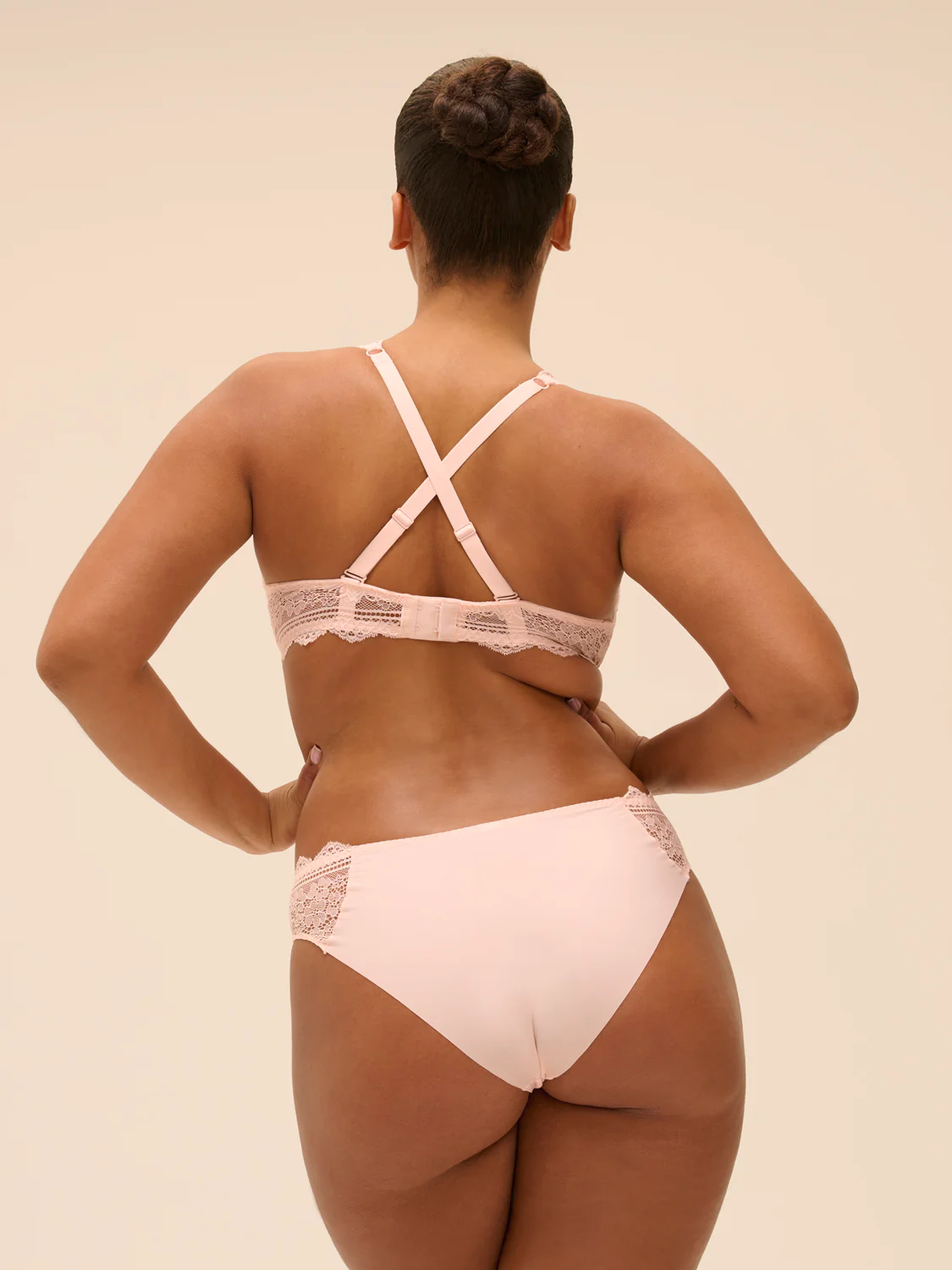 Soutien-gorge triangle avec armatures - Poudre Pétale - Image 14
