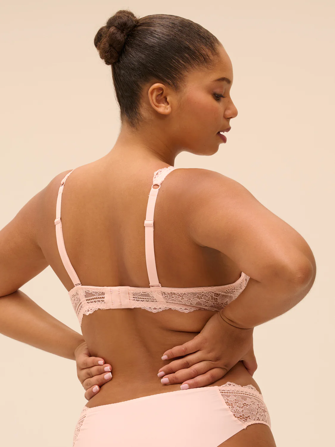 Soutien-gorge triangle avec armatures - Poudre Pétale - Image 9